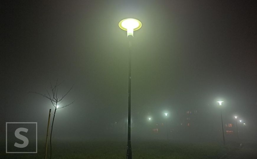 Sarajevo se večeras "guši" u smogu, problem imaju i vozači zbog smanjene vidljivosti