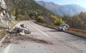 Vozači, oprez: Veći odron kod Zvornika, saobraća se usporeno