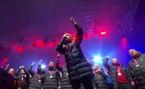 Luka Modrić zapjevao sa navijačima: 'Uvjeren sam da će ova generacija donijeti zlato u Hrvatsku'