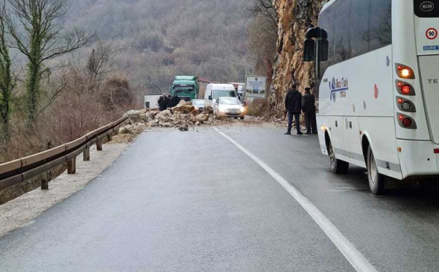Stanje na putevima u BiH: Ponovo povećana opasnost od odrona