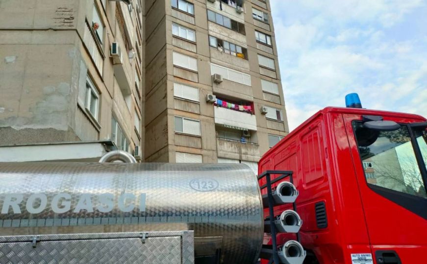Drama u Mostaru: Gori stan u 'Zvjezdari', na terenu brojna vatrogasna vozila
