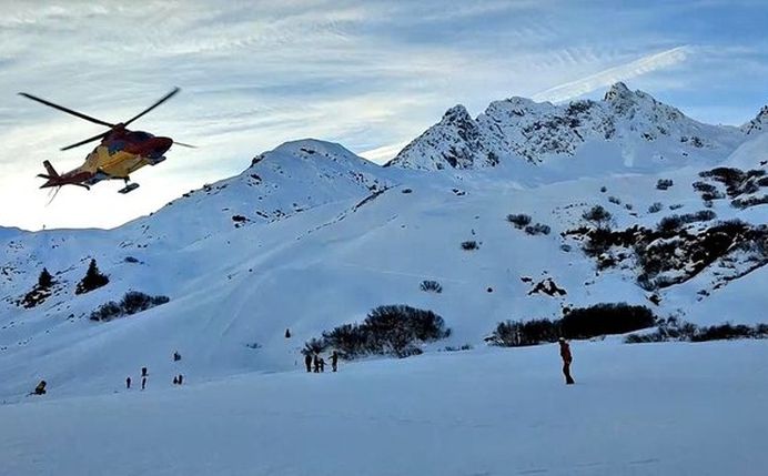 Užas u Austriji: Lavina zatrpala posjetitelje poznatog skijališta, traga se za najmanje deset osoba