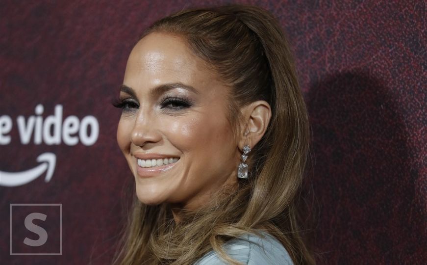 I Jennifer Lopez kopira trikove s TikToka: U videu otkrila šta radi kako bi joj usne izgledale veće