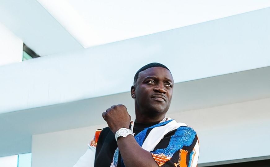 Pjevač Akon: Ne možete očekivati da će muškarac osvojiti svijet ako je kod kuće s djecom