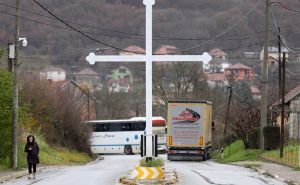 Rastu napetosti na Kosovu: Nove barikade, zatvoren glavni granični prijelaz - Medare