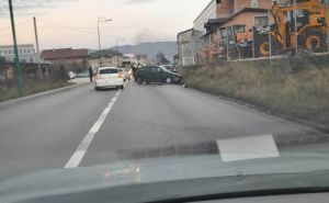 Vozači, oprez: Sudar dva vozila u Rajlovcu, velike gužve u saobraćaju