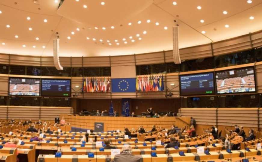 Po hitnom postupku: EP će ukinuti imunitet dvojici zastupnika povezanih s korupcijskim skandalom