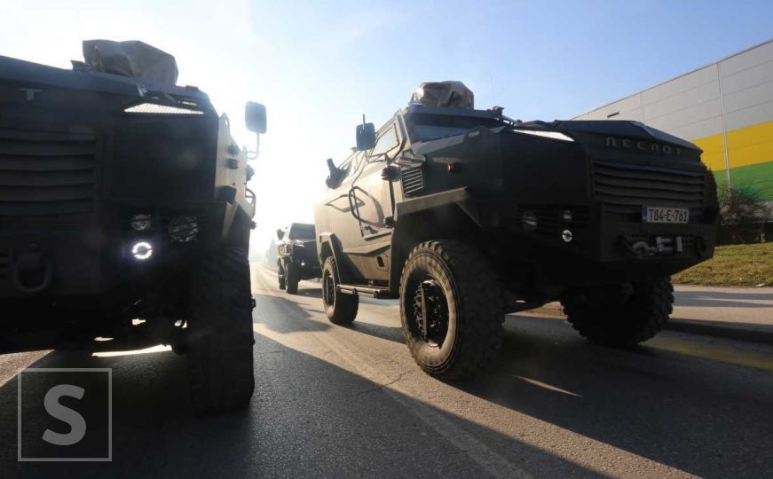 Pogledajte dolazak borbenih oklopnih vozila u Istočno Sarajevo
