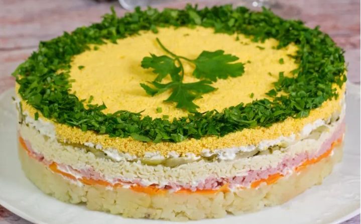 Mimoza salata: Bolja od francuske? Hit-salata iz '70-ih koju Rusi jedu za blagdane