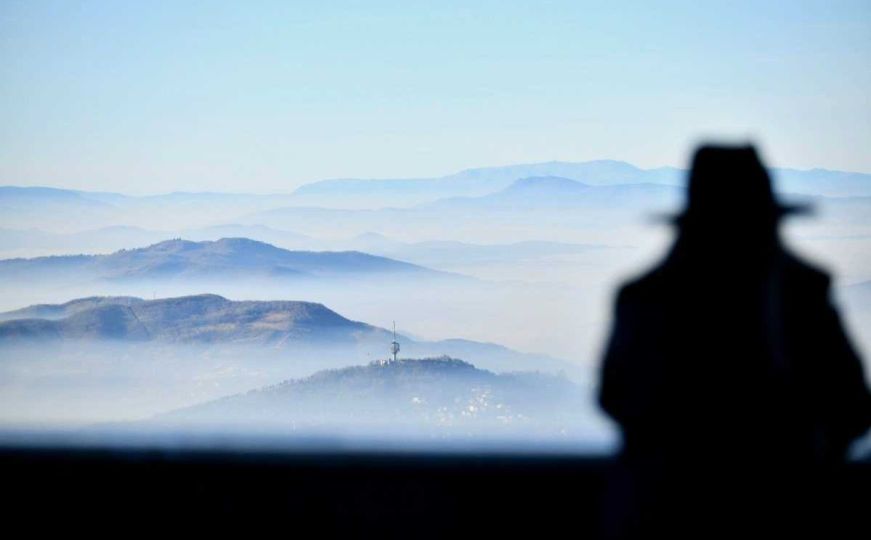 Prizori koji oduzimaju dah... Pogled sa Trebevića na smogom okovano Sarajevo