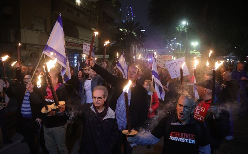 Hiljade Izraelaca izašlo na ulice, protestuju protiv 'korumpirane i kriminalne vlade'