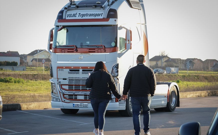 Život na točkovima: Supružnici iz BiH kamionom za godinu i po prešli 350.000 kilometara