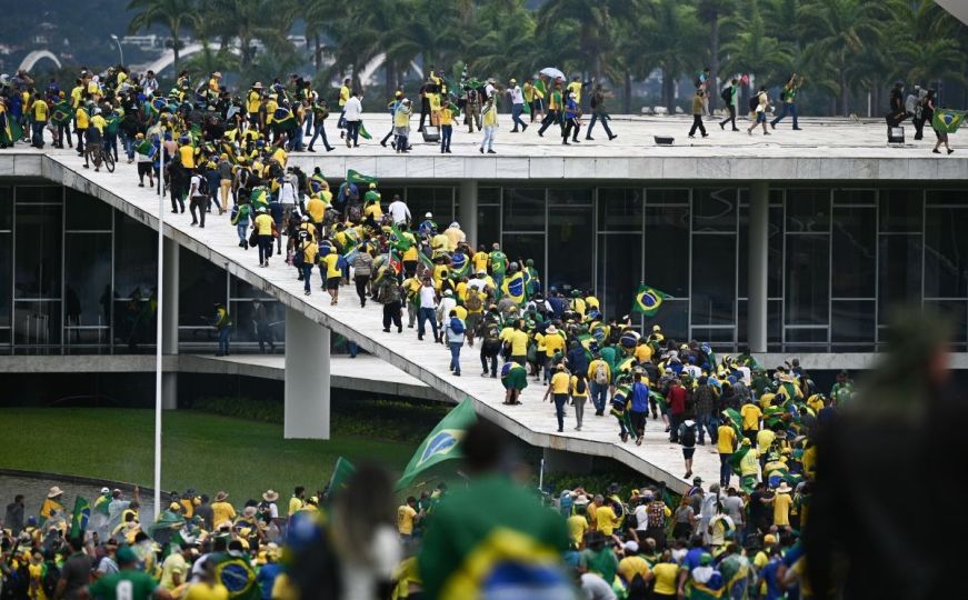 Haos u Brazilu: Bolsonarove pristalice upale u državne institucije