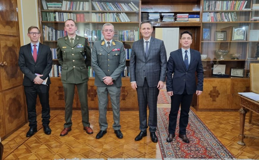 Denis Bećirović i general Wessely o Dodikovom odlikovanju Putina