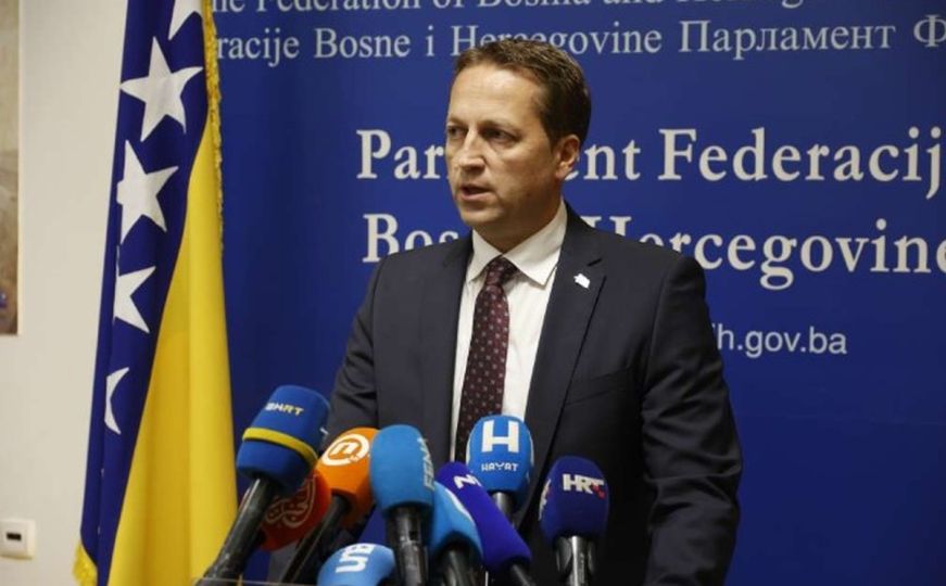 Efendić optužuje vrh SDP-a da obmanjuju javnost: "Trojka gubi većinu i u Predstavničkom domu"