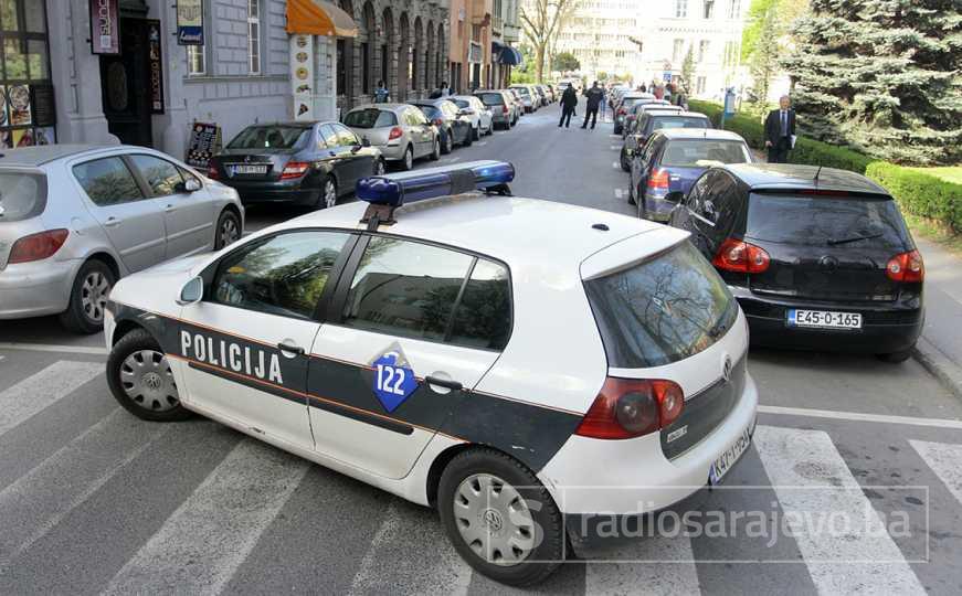 Oglasila se policija nakon što je ženska osoba silovana i pokradena kod pijace u Sarajevu