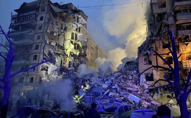 Broj mrtvih u raketnom napadu na stambenu zgradu u Dnjepru popeo se na 23
