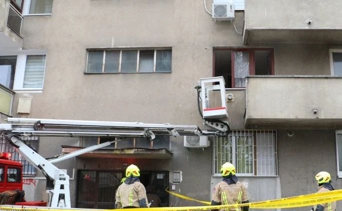 Drama u Sarajevu: Curio plin u zgradi, stanari evakuirani, vatrogasci preko balkona ušli u stan