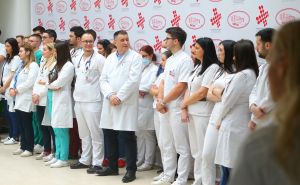 Univerzitetski-klinički centar RS  pred novinare izveo čak 70 ljekara