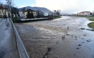 Rijeka Željeznica nabujala preko noći: Stanovnici strahuju da će opet poplaviti