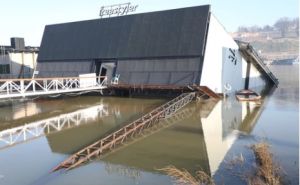 O svom trošku: Vlasnik splava Freestyler dobio nalog da ga izvuče iz Save