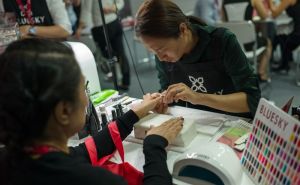 Iako je ova vrsta manikure veliki hit, rizik je ipak prevelik: 'Ženi su dijagnosticirali rak kože!'