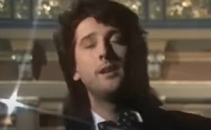 Hari Mata Hari i pjesma dana: "Reci, srećo, šta ću ja, sam na ovoj planeti..."
