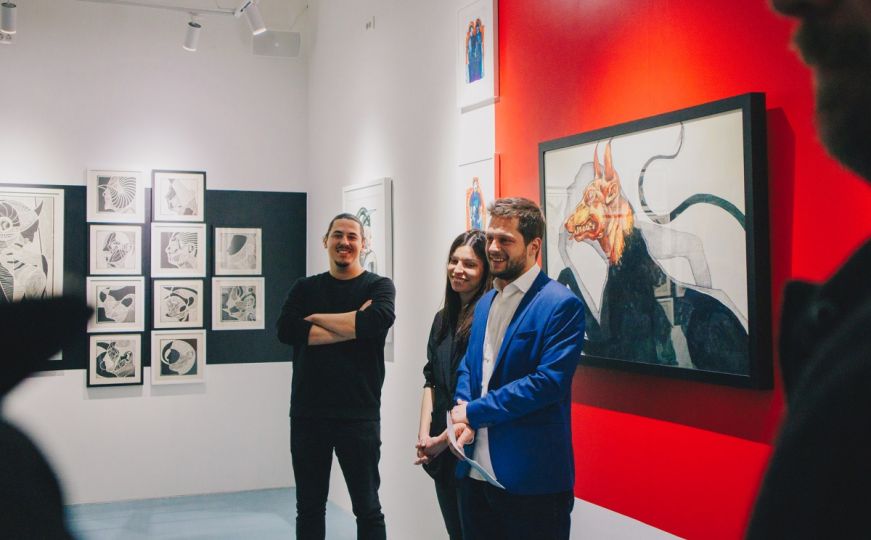 'Pas, ogledalo i porodični portret': Posjetite izložbu Denisa Haračića u galeriji Manifesto