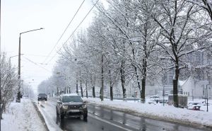 Savjeti za vožnju po snijegu i niskim temperaturama: Vozite sporije, uz povećan razmak