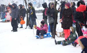 Zimske radosti na Mojmilu: Uživaju i djeca i roditelji
