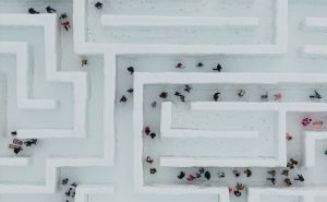 Neobična turistička atrakcija: Pogledajte kako izgleda najveći snježni labirint