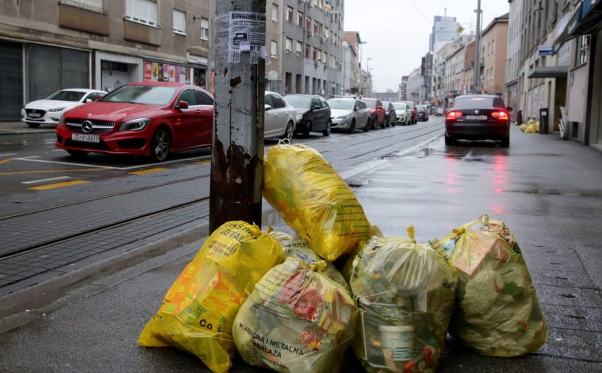 Problemi u komšiluku: Zagreb zatrpan smećem, čistači u štrajku