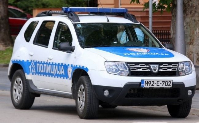 Slučaj na parkingu kod bolnice u Bosanskoj Gradišci: Golfom pregazio ženi stopalo
