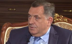 Milorad Dodik izgubio živce pred kamerama: "Tamo sjede ljudi koji se pet mjeseci nisu okupali..."