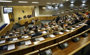 Nakon iscrpne rasprave o budžetu, prekinuta prva sjednica Predstavničkog doma Parlamenta FBiH