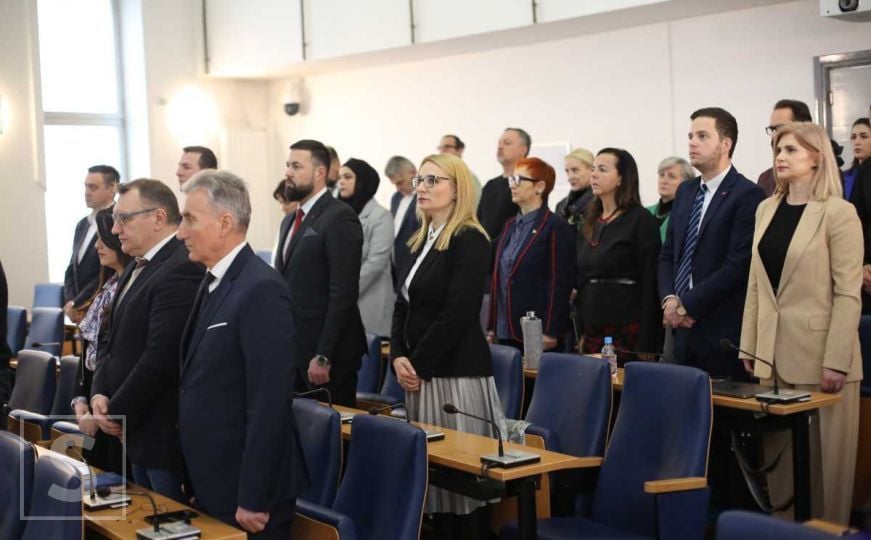 Skupština Kantona Sarajevo jasno i glasno osudila postupak Nenada Nešića i podizanje tri prsta