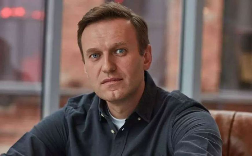 Aleksej Navaljni tvrdi da je prebačen u strožiji režim zatvora, uskraćene mu posjete