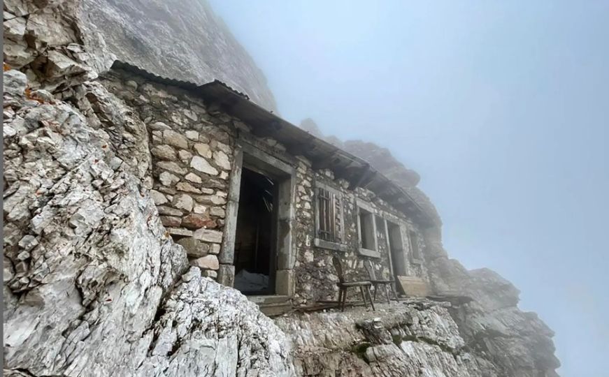 Najusamljenija kuća na svijetu: Izgrađena je u stijeni, a napuštena već 100 godina