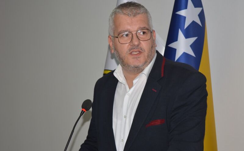 SDA slavi: Uvjerljiva pobjeda Migdada Hasanovića u Vogošći