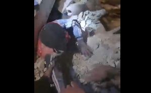Objavljen snimak spasavanja dječaka iz ruševina zgrade nakon zemljotresa