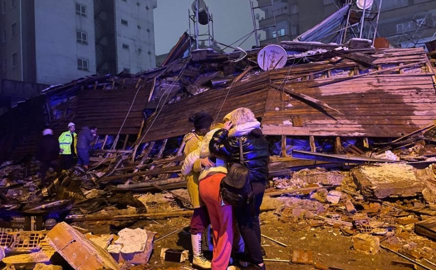Nove informacije iz Turske: Ispod ruševina spašeno 6.445 ljudi