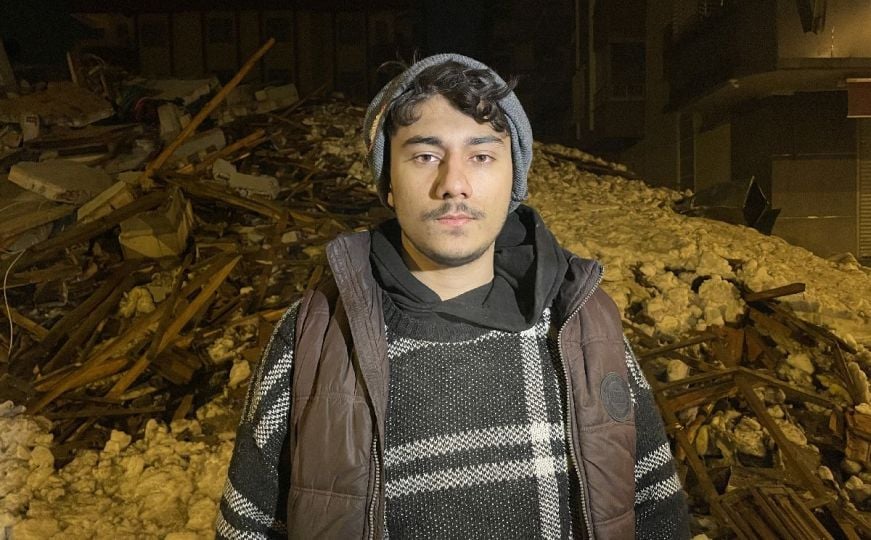 'Dio porodice još uvijek pod ruševinama': Mladić preživio zemljotres zahvaljujući društvenim mrežama