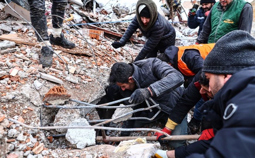 Broj mrtvih u Turskoj i Siriji veći od 8.200: U toku velike akcije spašavanja