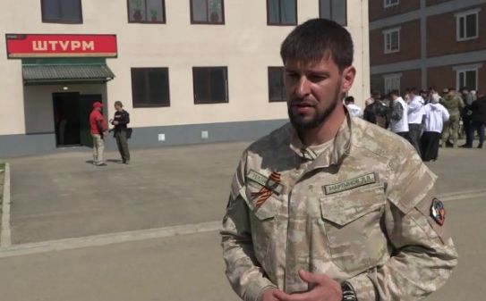 Čečenac optužen za ratne zločine vodi rusku pomoć žrtvama u Turskoj