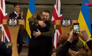 Novinarka u Londonu pitala Volodimira Zelenskog: 'Mogu li vas zagrliti?'