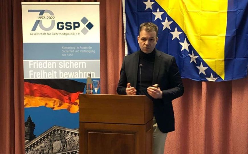 Nedim Makarević na tribini u Njemačkoj: Geostrateški trenutak BiH u svjetlu dešavanja u Ukrajini