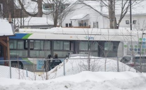 Tragedija u Kanadi: Autobus udario u vrtić, ima poginulih