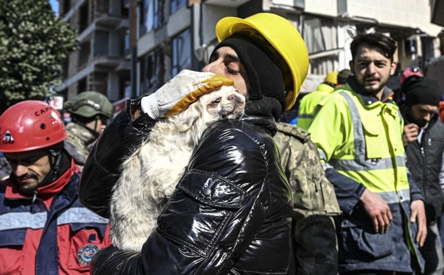 Venusa slavi cijela Turska: Žena spašena 103 sata nakon zemljotresa zahvaljujući lavežu psa