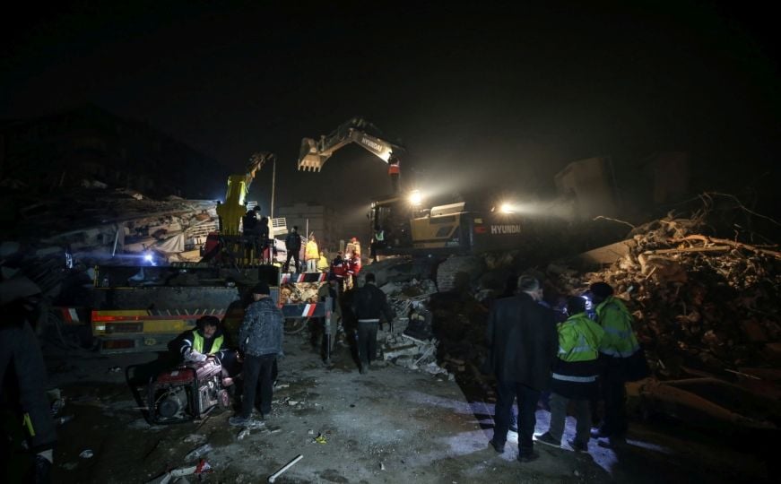 Raste broj žrtava: Broj poginulih u razornim zemljotresima u Turskoj povećan na 24.617