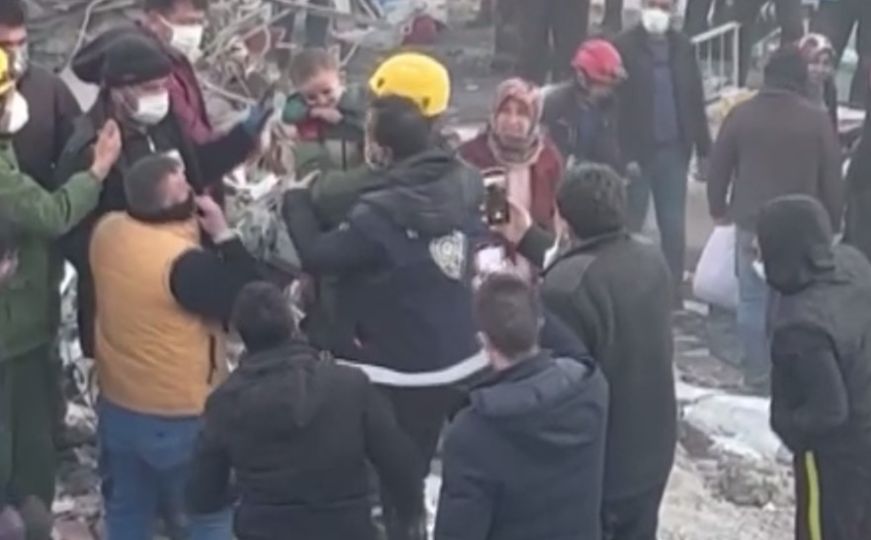 Maleni Yavuz (3) spašen čak 158 sati nakon zemljotresa u Turskoj, nije skidao osmijeh s lica